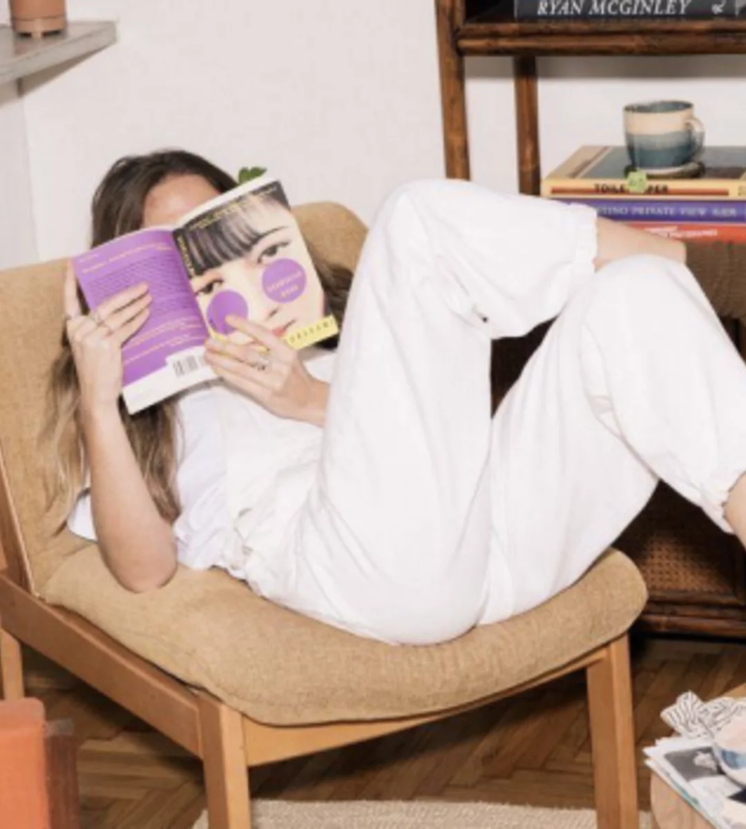 Femme en train de lire