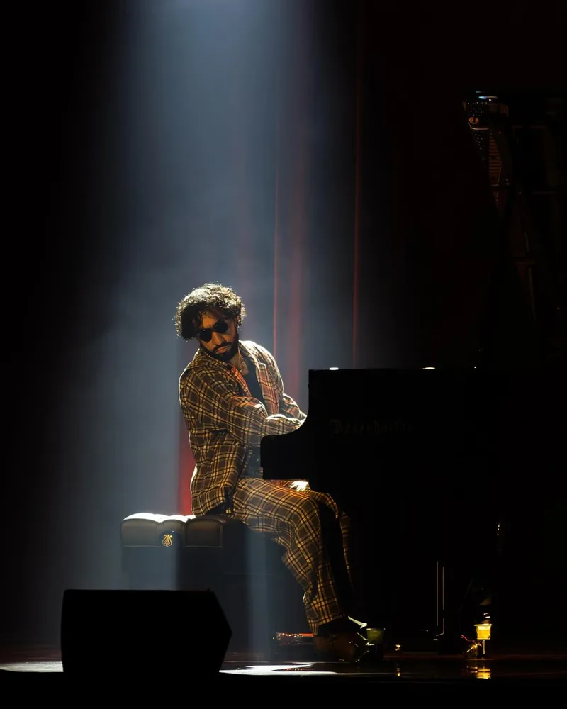 Concert au piano sur la scène du Fémina